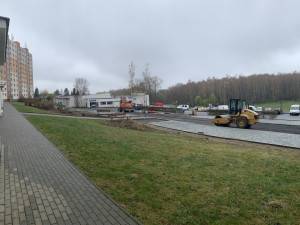 Parkoviště u Hokejky staví město bez povolení. Na jeho vydání čekáme, říká náměstek