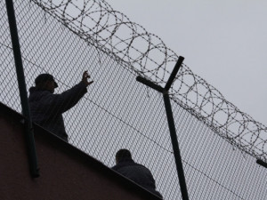 Dozorcům z Rýnovic uložil soud za trestání vězňů podmínky. Na místě se odvolali