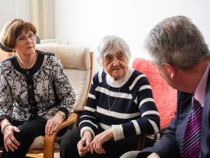 V Liberci žije osm stoletých občanů. Jubilejní narozeniny oslavila Anna Vošvrdová