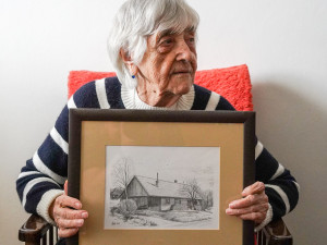 V Liberci žije osm stoletých občanů. Jubilejní narozeniny oslavila Anna Vošvrdová