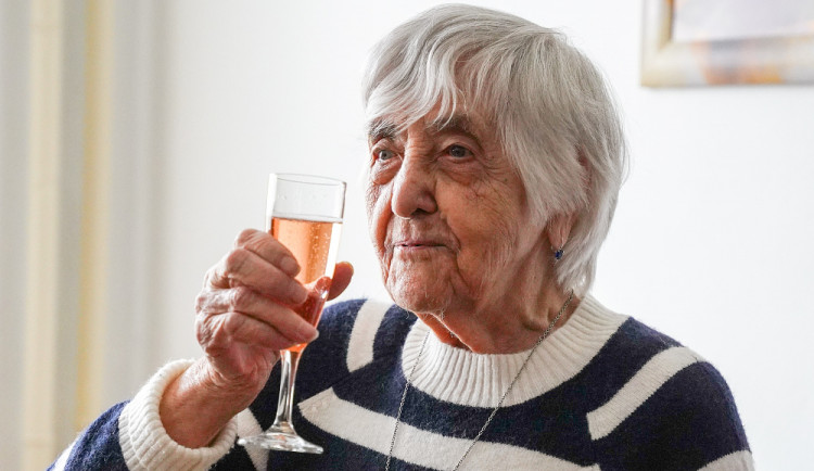 Anna Vošvrdová oslavila v dubnu jubilejní sté narozeniny