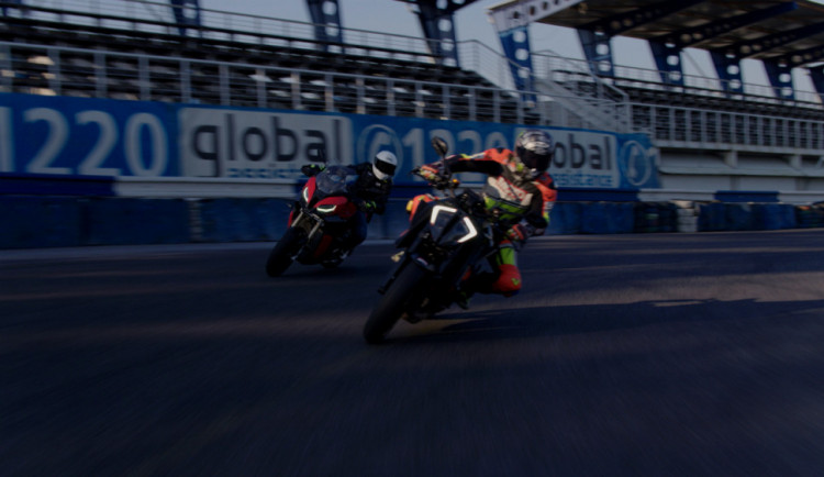 Začíná výuka motorkářů v autoškolách. Řidiči na silnicích by měli být ohleduplní