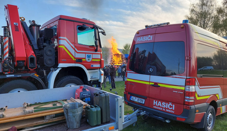 Klidná noc. Hasiči kvůli čarodějnicím v Libereckém kraji neřešili jediný požár