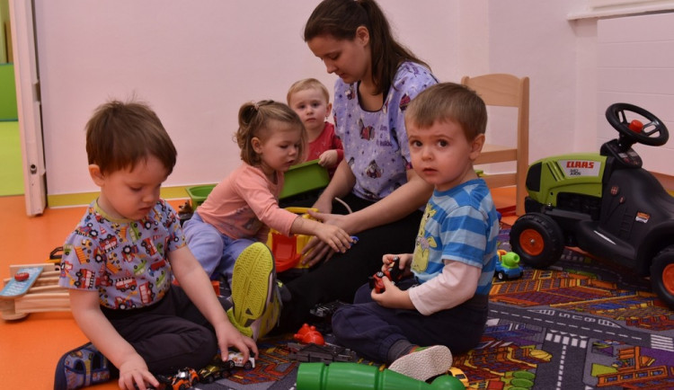 Školky jsou naplněné českými dětmi, na ukrajinské se spíš nedostane. Kvůli pandemii bylo hodně odkladů