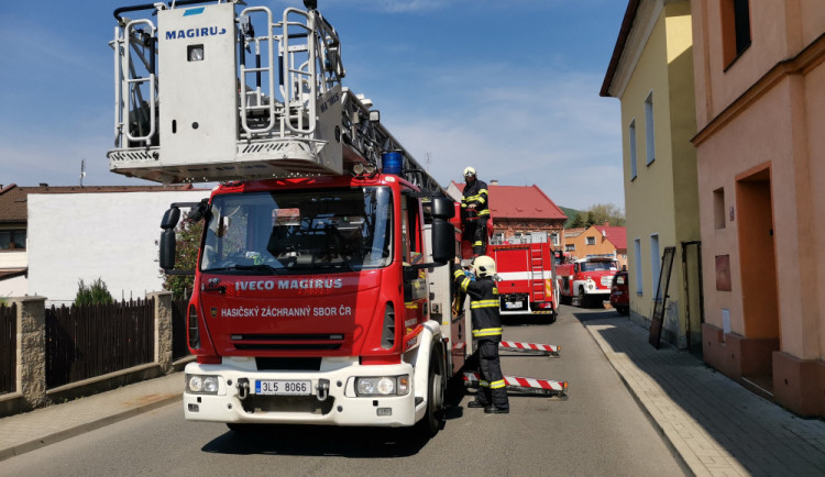Požár bytu v Mimoni, při kterém zemřela seniorka, nebyl úmyslný