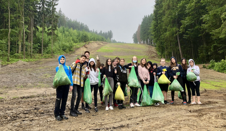 Na Ještědu uklidí před letní sezónou sjezdovky. Dobrovolníci dostanou skipasy i oběd zdarma