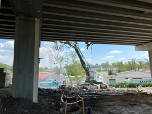Uzavírka kvůli opravě mostu. V Jablonci nepůjde až do září projet Podhorskou ulicí