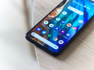 Českými telefony se šíří virus napadající Android, rozesílá statisíce zpráv