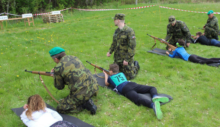 Příprava k obraně státu. Liberečtí vojáci pořádají brannou soutěž 