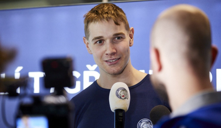 Tygry opouští Klapka. Podepsal nováčkovský kontrakt v NHL s Calgary