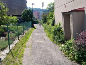 Mezi historickými domky v Železném Brodě se vydláždí cesty. Na stavbu přispěje kraj