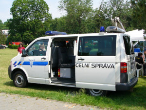 Policie obvinila celníky z Liberecka. Vynášeli informace o kontrolách heren