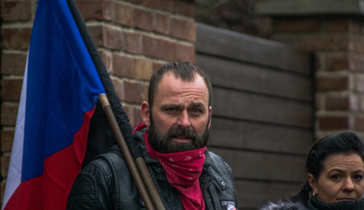 Trest za příspěvek na Facebooku. Aktivista vyhrožoval Adamu Vojtěchovi kvůli vládním opatřením