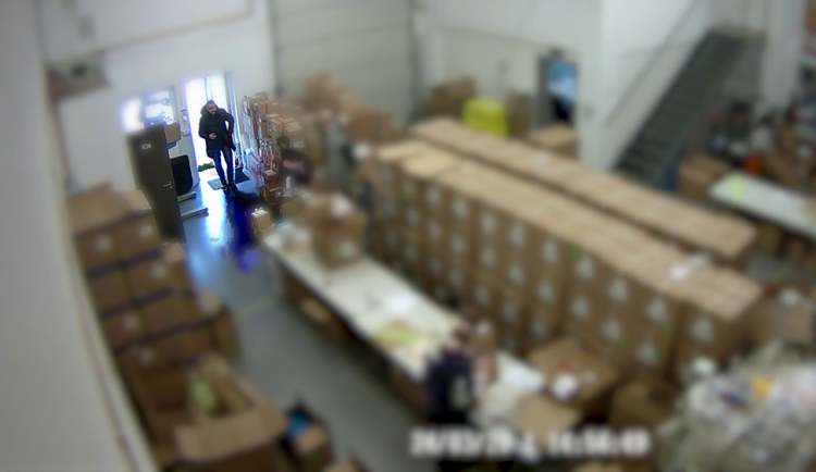 Za nouzového stavu získali podvodem covid testy za osm milionů. Kriminalisté hledají klíčového svědka