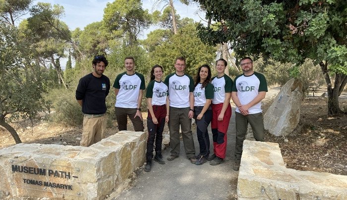 Studenti z Brna jezdí pečovat o Masarykův les v Izraeli