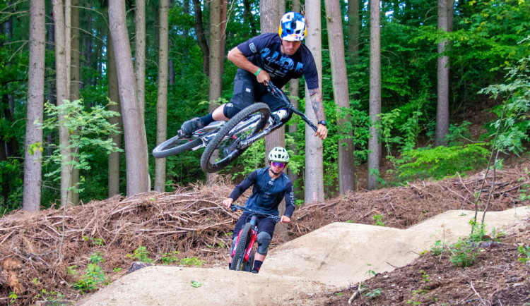Nové trasy pro cyklisty ve Vratislavicích. Přibyly dva lesní traily