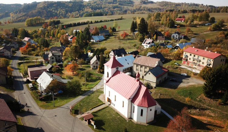 Vesnicí roku 2022 se v Libereckém kraji stala krkonošská obec Poniklá