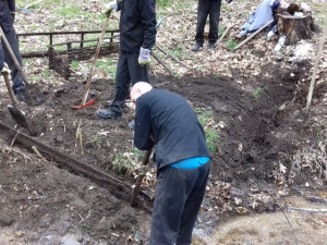 Vězni už sedm let pomáhají uklízet Liberec. Nedávno vyčistili lesopark, pomohou u cyklostezky