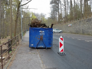 Vězni už sedm let pomáhají uklízet Liberec. Nedávno vyčistili lesopark, pomohou u cyklostezky