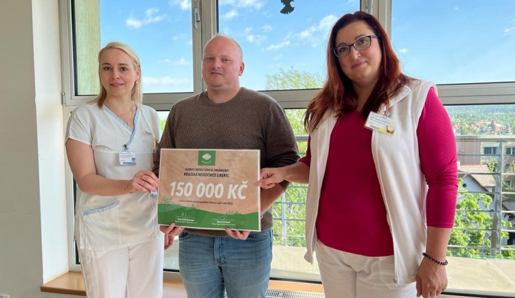 Liberecký Globus letos podpořil 150 tisíci korunami Krajskou nemocnici Liberec