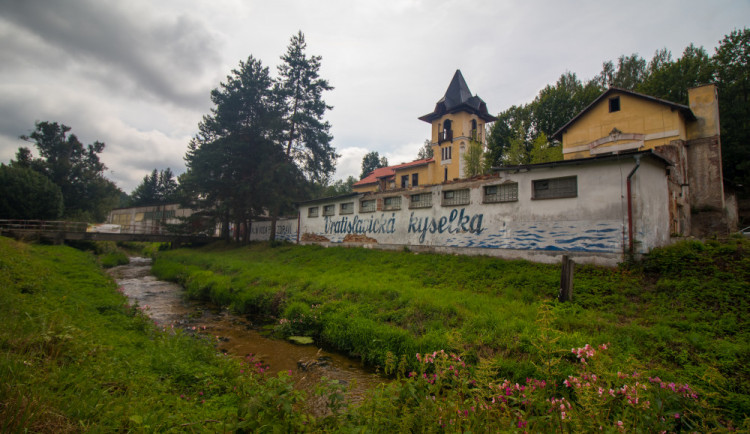 Slavná Vratislavická kyselka se po letech vrací na trh. Jablonecký výrobce Kitl ji ochutí vlastními sirupy