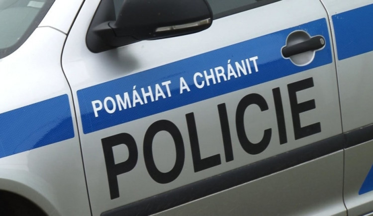 Policisté vypátrali dívku, která chtěla spáchat sebevraždu. Je v pořádku