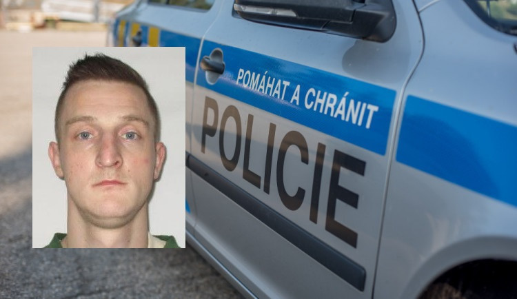 Muž z Plzně měl nařízenou léčbu, ze zdravotnického zařízení utekl. Může se pohybovat na Liberecku