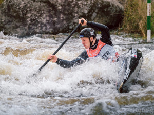 Ani sebelepší vodák vodu nepřepere. Na nebezpečném místě si s ním vždycky udělá, co chce