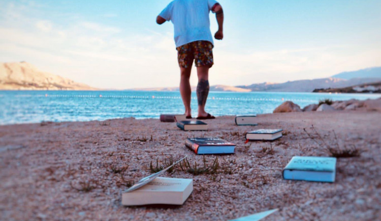 Velká knihovní loupež. Krajská vědecká knihovna v Liberci připravila prázdninovou šifrovací hru