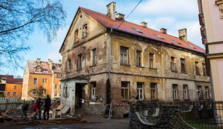 Zrušení bezdoplatkových zón zkomplikovalo situaci ohledně ubytoven. Jsme bezrucí, říká náměstek