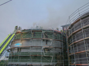 Škoda po požáru v čističce je půl milionu korun. Uhasit se ho podařilo až dopoledne