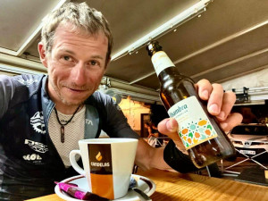 Cyklista Polman vyhrál nejdelší cyklistický závod světa. Ujel 7,4 tisíc kilometrů