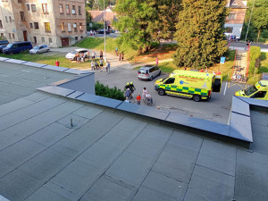 V Jablonci nad Nisou hořel pečovatelský dům pro seniory. Dvě desítky osob byly evakuovány