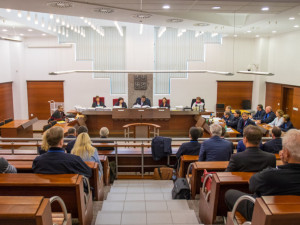 Liberecký soud v korupční kauze schválil u dvou obžalovaných dohodu o vině