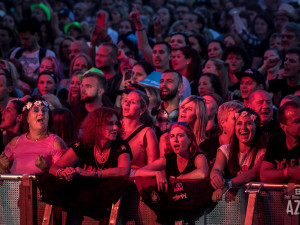 Druhý den Benátské. Z rockového charakteru festivalu vyčníval koncert Ivana Mládka