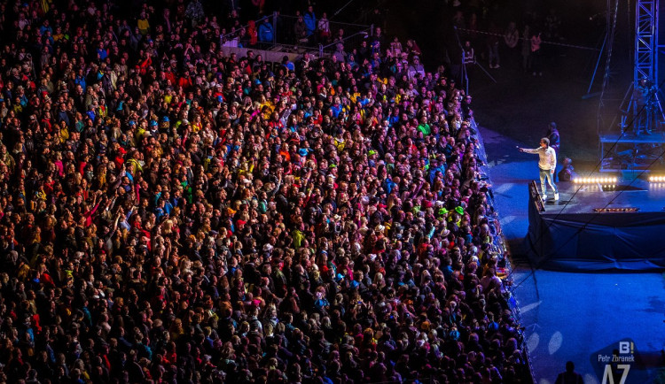 Benátská je u konce. Propršená sobota patřila Chinaski nebo Pokáčovi