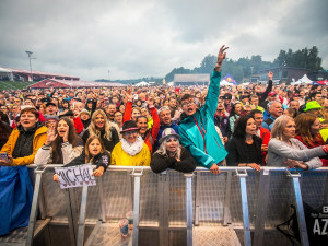 Benátská je u konce. Propršená sobota patřila Chinaski nebo Pokáčovi