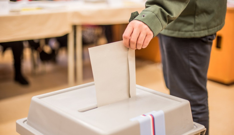Do Senátu budou v září voliči na Liberecku vybírat jen ze čtyř kandidátů. Je to nejméně v historii