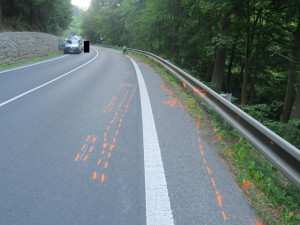Na silnici u Železného Brodu zemřel při podvečerní nehodě motorkář