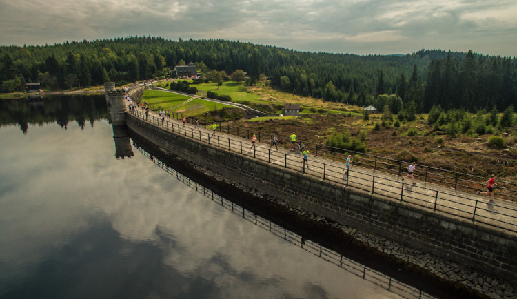 Konečně! Letní Jizerská se vrací na přehradu Černá Nisa