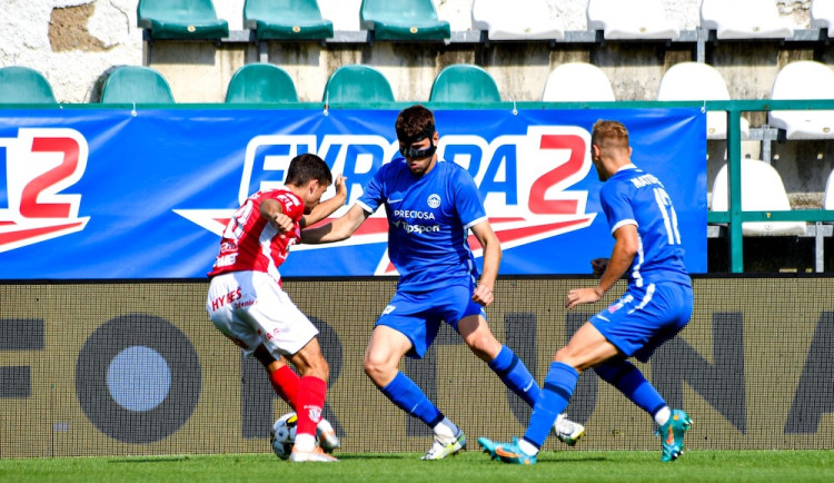 Slovan poprvé prohrál. Pardubice rozhodly dvěma slepenými góly před přestávkou