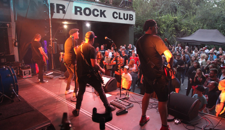 Liberecký hudební klub Bunkr vybral na koncertu pro České Švýcarsko několik desítek tisíc. Parádní akce, hodnotí majitel