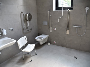 Bezbariérový domek v Hodkovicích bude sloužit lidem s roztroušenou sklerózou