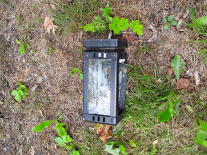 Vandalismus na hřbitově. Muž v Horním Růžodole poškodil nejen výzdobu.