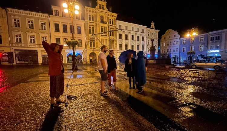 Bouře poničila stánky na náměstí