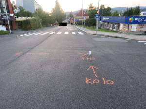 Řidič v Jablonci nad Nisou srazil cyklistu, od nehody ujel. Policie hledá svědky nehody