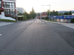 Řidič v Jablonci nad Nisou srazil cyklistu, od nehody ujel. Policie hledá svědky nehody