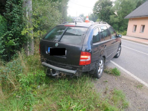 Čelní srážka ve Smržovce. Řidič přejel do protisměru, neví se proč