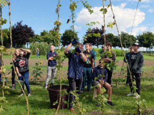 Ve Frýdlantu se pět česal chmel. Pivovar Albrecht z něj uvaří piva Hospodář, Čeledín a Kočí