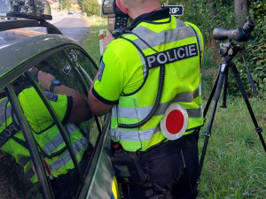 Konec prázdnin patřil kontrolám. Policisté z Libereckého kraje udělili přes tři sta pokut